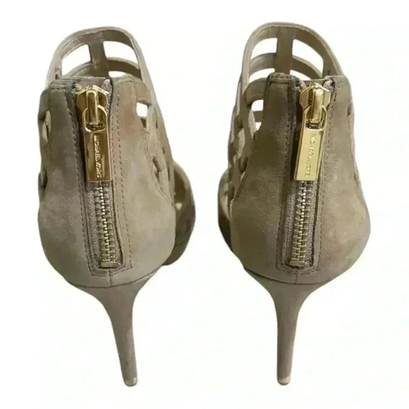 MICHAEL MICHAEL KORS TRINITY PLATFORM
SUEDE HEELS - Picture 7 of 11